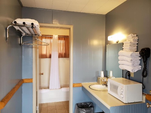 Big Bear Motel image 27